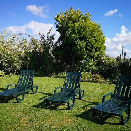 Surf House Helena Maison d'hôtes 4*