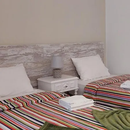 Surf House Helena 4* باليال