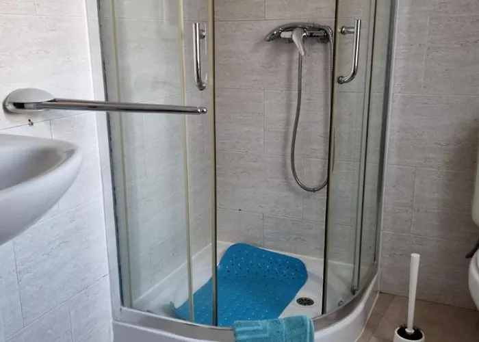 Surf House Helena בליאל