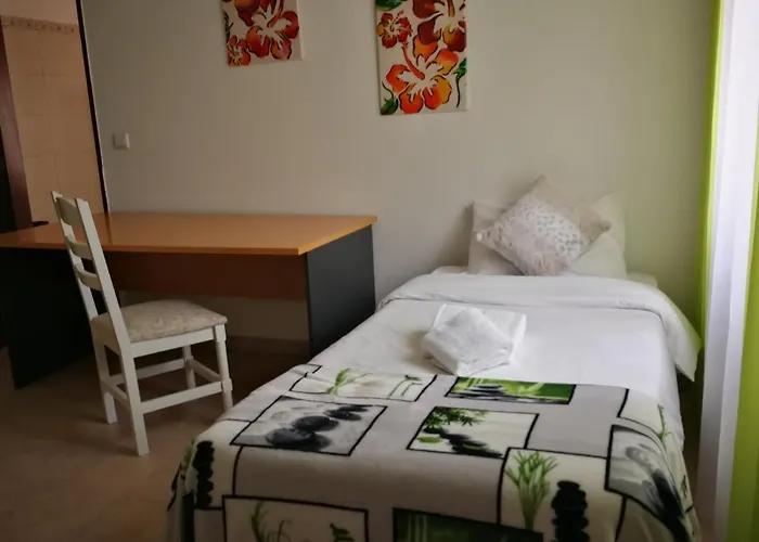 Surf House Helena בית הארחה 4*