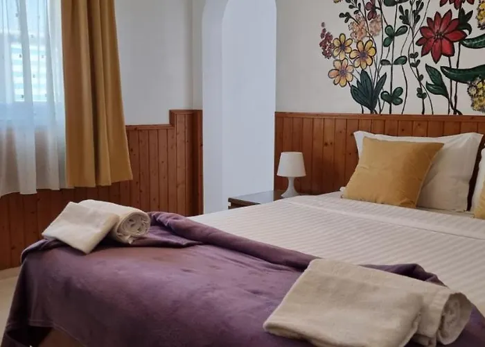 Surf House Helena בליאל