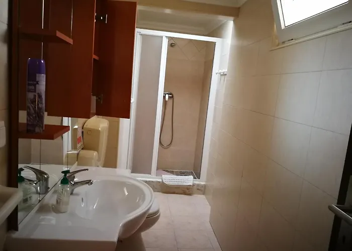 בית הארחה Surf House Helena 4*