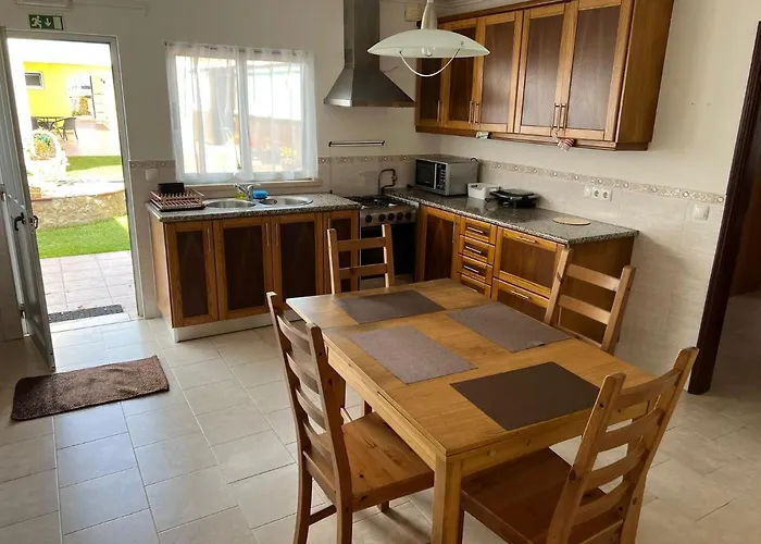 בית הארחה Surf House Helena